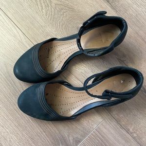 Black clarks active air low heal pumps